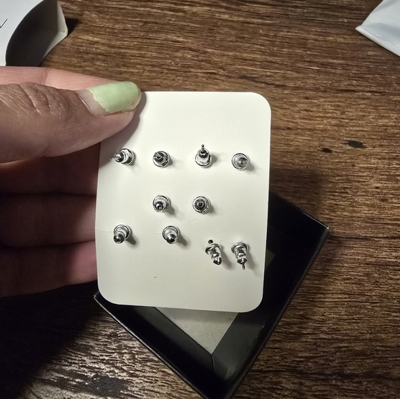 New Avon silvertone earrings 5 pairs, box and care instructions included - Picture 3 of 8